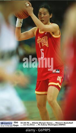 Damen Basketball. 25-JUL-96. Die Olympischen Spiele In Atlanta. Damen Basketball. Jun Liu, China Stockfoto