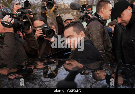 Protest über rechtsextreme Partei gehalten Stockfoto