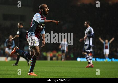 Fußball - Barclays Premier League - Aston Villa gegen West Bromwich Albion - Villa Park. Fabian Delph von Aston Villa feiert sein drittes Tor während des Spiels der Barclays Premier League in Villa Park, Birmingham. Stockfoto
