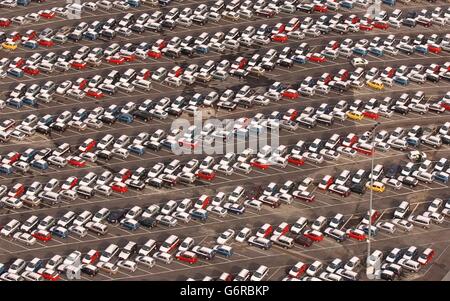 Neuwagen in Tilbury Docks Stockfoto