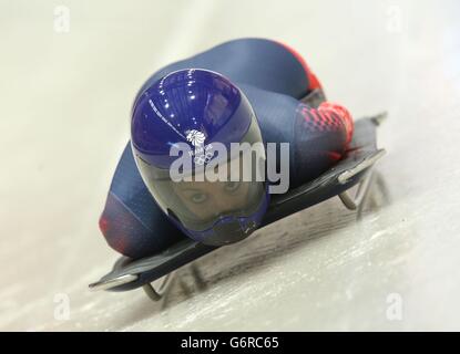 Shelley Rudman aus Großbritannien hat während der Olympischen Spiele 2014 in Sotschi in Krasnaja Poljana, Russland, einen Trainingslauf im Sliding Center Sanki. Stockfoto