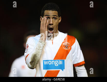 Fußball - Sky Bet Championship - Barnsley gegen Blackpool Oakwell Stadium. Tom Ince von Blackpool sieht am Ende des Spiels gegen Barnsley niedergeschlagen aus Stockfoto