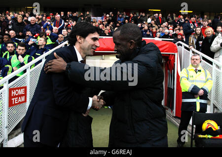 Aitor Karanka von Middlesbrough, FC-Manager von Middlesbrough und Chris Powell von Charlton, Athletic-Manager von Charlton vor der Sky Bet Championship, Middlesbrough gegen Charlton Athletic am Samstag, dem 18. Januar 2014 im Riverside Stadium, Middlesbrough, Teeside Stockfoto