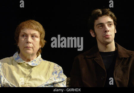 PAM Ferris und Ralf wenig "" auf fallende Blätter Notizen Stockfoto