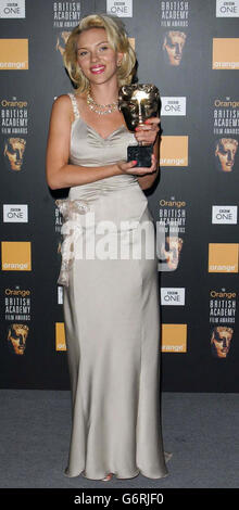 Scarlett Johansson Orange BAFTA-Awards Stockfoto