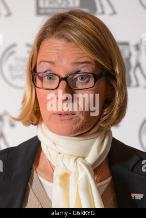 Siobhan Dunn, Chief Executive des Teenage Cancer Trust, gab auf einer Pressekonferenz im Groucho Club in Soho, im Zentrum von London, die Besetzung für die Teenage Cancer Trust Konzerte 2014 bekannt. Stockfoto