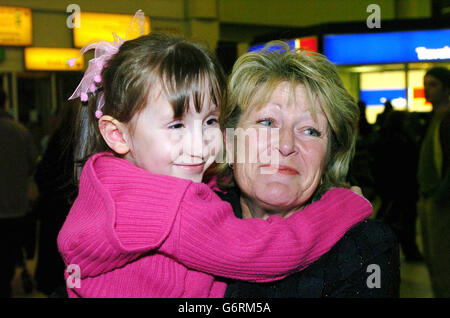 Bedri Haziri Heathrow Flughafen Réunion Stockfoto