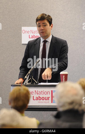 Andy Burnham, der Schatten-Gesundheitsminister von Labour, hält eine Grundsatzrede über den Zustand des NHS vor Gewerkschaftsmitgliedern im Transport House in Birmingham. Stockfoto