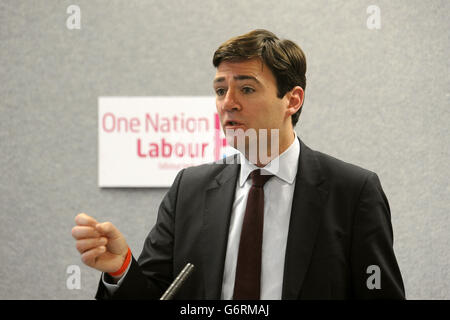 Andy Burnham, der Schatten-Gesundheitsminister von Labour, hält eine Grundsatzrede über den Zustand des NHS vor Gewerkschaftsmitgliedern im Transport House in Birmingham. Stockfoto