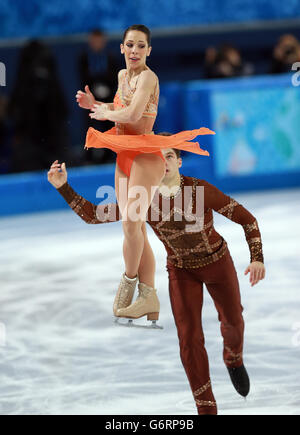 Die Italiener Nicole della Monica und Matteo Guarise treten im Rahmen des kurzen Eiskunstlaufprogramms der Paare bei den Olympischen Spielen in Sotschi 2014 in Sotschi, Russland, an. DRÜCKEN Sie VERBANDSFOTO. Bilddatum: Dienstag, 11. Februar 2014. Siehe PA Geschichte OLYMPICS . Bildnachweis sollte lauten: David Davies/PA Wire. EINSCHRÄNKUNGEN: Nur für Nachrichtendienste. Nur für redaktionelle Zwecke. Keine Videoemulation. Stockfoto