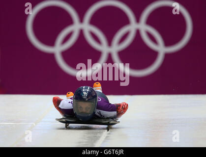 Shelley Rudman aus Großbritannien bei einem Übungslauf für das Skelett im Sanki Sliding Center während der Olympischen Spiele 2014 in Sotschi in Krasnaya Polyana, Russland. Stockfoto
