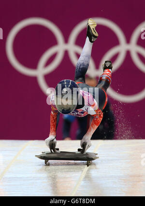 Shelley Rudman aus Großbritannien bei ihrem ersten Lauf des Frauenskeletts im Sanki Sliding Center während der Olympischen Spiele 2014 in Sotschi in Krasnaya Polyana, Russland. Stockfoto