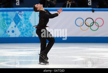 ERNEUT EINGEREICHT KORREKTUR DES OBJEKTNAMENS: Matthew Parr aus Großbritannien während des Men Short Program Eiskunstlauf bei den Olympischen Spielen in Sotschi 2014 in Krasnaya Polyana, Russland. Stockfoto