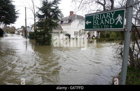 Winterwetter 11. Februar. Überschwemmung in Wraysbury, Bekshire. Stockfoto