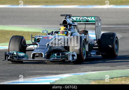 Formel 1 - 2014 Tests - Tag drei - Circuito de Jerez. Mercedes-Pilot Lewis Hamilton, während der Formel-1-Prüfung 2014 auf dem Circuito de Jerez, Jerez, Spanien. Stockfoto