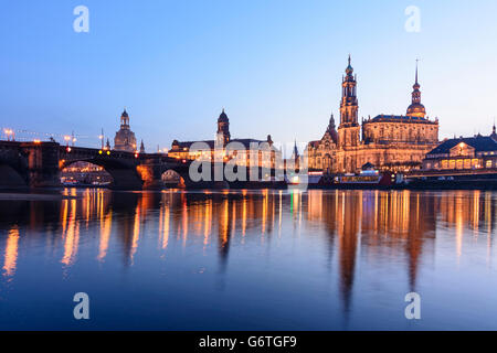 Augustus-Brücke über die Elbe und Frauenkirche, sächsische Ständehaus, Katholische Hofkirche, Hausmannsturm des Dresdner Schlosses Stockfoto