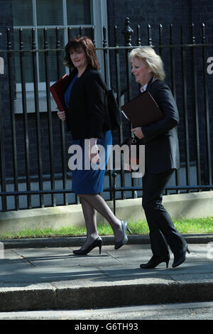 LONDON - 3. Mai 2016: Nicky Morgan gesehen in der Downing Street in London Stockfoto