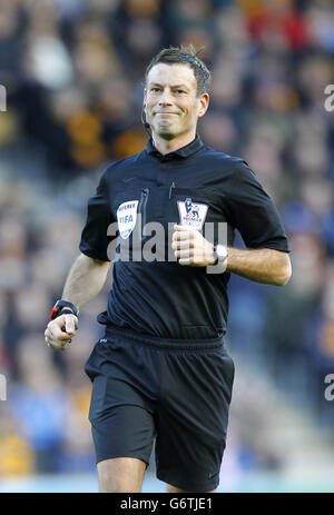 Fußball - Barclays Premier League - Hull City gegen Chelsea - KC Stadium. Schiedsrichter Mark Clattenburg Stockfoto