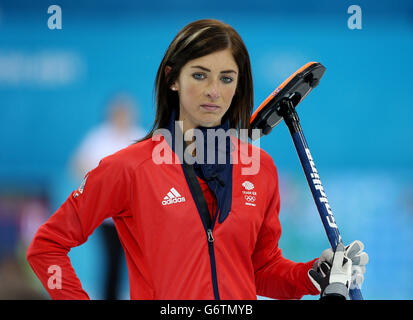 Die britische Eve Muirhead bei ihrem Halbfinale gegen Kanada im Eiswürfel-Curling-Center während der Olympischen Spiele in Sotschi 2014 in Sotschi, Russland. Stockfoto