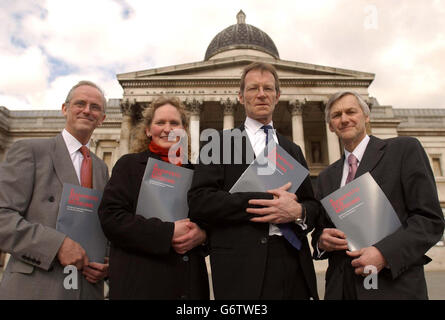 Von links nach rechts: Neil Chalmers, Direktor des Naturhistorischen Museums, Sarah Levitt, Co-Convener, Group for Large Local Authority Museums, Sir Nichola Serota, Direktor, Tate, und Robert Crawford, Vorsitzender der National Museums Directors Conference, vor der National Gallery im Zentrum von London während der Eröffnung des National Museums Manifesto. Rund 2,000 Museen im ganzen Land haben sich zusammengeschlossen, um die Einführung von „A Manifesto for Museums“ zu unterstützen, einer fünfjährigen Kampagne, um die britischen Museen und Galerien zu transformieren und ihren Wert und Nutzen für die Öffentlichkeit zu demonstrieren. Stockfoto