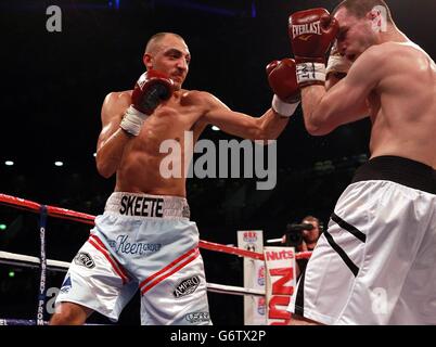 Bradley Skeete (links) und Christophe Sebire während der vakanten WBA Intercontinental World Championship während der Copper Box III an der Copper Box, London. Stockfoto