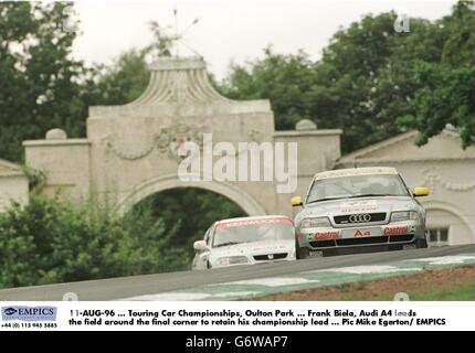 11-AUG-96, Touring Car Championships, Oulton Park, Frank Biela, Audi A4 führt das Feld um die letzte Ecke an, um seine Tabellenführung zu behalten Stockfoto