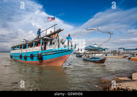 Tawau, Malaysia. 6. Juni 2016: Diese Gegend ist berühmt für Tausch-Markt. Waren aus Indonesien und den Philippinen wurden eine große t Stockfoto