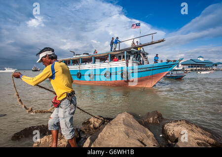 Tawau, Malaysia. 6. Juni 2016: Diese Gegend ist berühmt für Tausch-Markt. Waren aus Indonesien und den Philippinen wurden eine große t Stockfoto