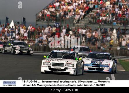 18-AUG-96. Internationale Tourenwagen, Silverstone. Mercedes-Fahrer J.P. Montoya führt Gavin an Stockfoto