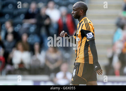 Fußball - FA Cup - Sechste Runde - Hull City / Sunderland - KC Stadium. Die von Hull City stammende Sone Aluko reagiert, nachdem sie während des Spiels der sechsten Runde des FA Cup im KC Stadium, Hull, von der Stelle verschwunden ist. Stockfoto