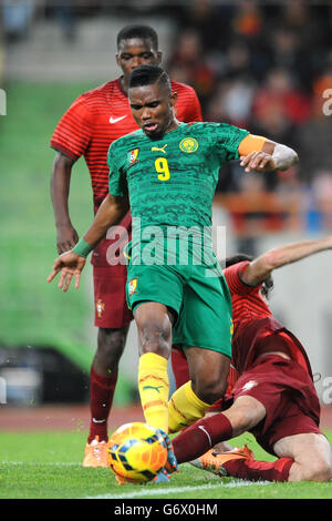 Fußball - Internationale Freundschaften - Portugal gegen Kamerun - Estadio Dr Magalhaes Pessoa. Samuel Eto'o, Kamerun Stockfoto