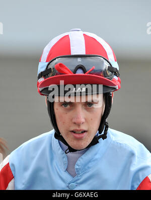 Jockey George Downing auf der Southwell Racecourse, Newark-on-Trent, Nottinghamshire. Stockfoto