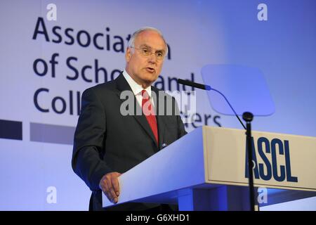 Der Chefinspektor der Schulen in England und Ofsted-Chef Sir Michael Wilshaw hält eine Rede während der ASCL-Jahreskonferenz im Hilton Metropole, Birmingham. Stockfoto