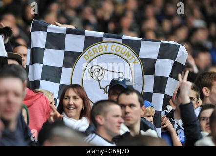 Fußball - Sky Bet Championship - Derby County / Nottingham Forest - iPro Stadium. Derby County Fans auf den Tribünen Stockfoto