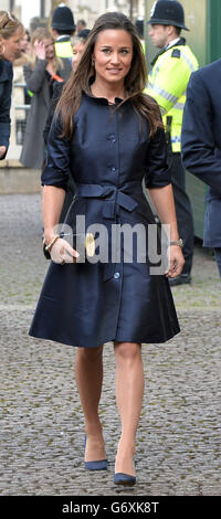 Pippa Middleton kommt zu einem Gottesdienst zur Feier des Lebens von Sir David Frost in der Westminster Abbey, London. Stockfoto