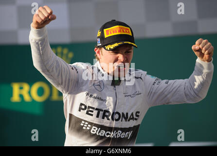 Der deutsche Nico Rosberg von Mercedes AMG Petronas feiert den Sieg beim Grand Prix von Australien 2014 im Albert Park, Melbourne, Australien. Stockfoto