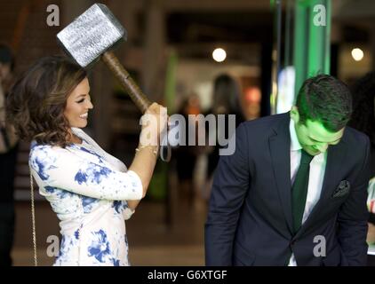 Jessica Wright und Ricky Rayment von TOWIE nehmen an einer Besichtigung von Thor: The Dark World Teil, dem ersten Mountain Dew präsentiert Green Screen Event im Odeon Cinema in Greenwich, London. Stockfoto