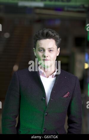 Tyger Drew Honey, Star der BBC, nimmt an einer Fernsehsendung von Thor: The Dark World Teil, dem ersten Mountain Dew, das eine Green Screen-Veranstaltung im Odeon Cinema in Greenwich, London, präsentiert. Stockfoto