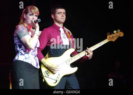 Die Scissor Sisters durchführen an der Carling Academy Stockfoto