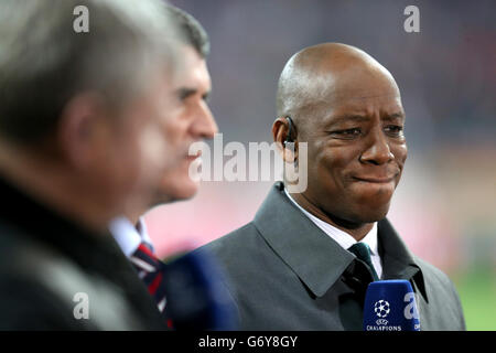 Fußball - UEFA Champions League - 16. Runde - 2. Etappe - Bayern München / Arsenal - Allianz Arena. ITV Sport-Experte Ian Wright reagiert vor dem Spiel Stockfoto