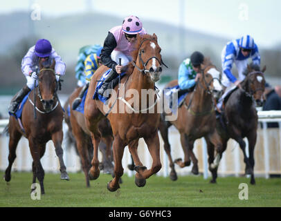 Great Minds von Wayne Lordan geritten gewinnt das Trinity Racing Society Handicap während des Irish Lincolnshire/Lodge Park Stud Park Express Stakes Day auf der Curragh Racecourse, County Kildare. Stockfoto