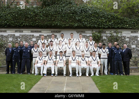 Middlesex-Teamgruppe (hintere Reihe, links-rechts) Adam Rossington, Harry Podmore, Gurjit Sandhu, Tom Helm, Ollie Wilkin, Paul Stirling (Middle Row, links-rechts), 1. Elf-Torschütze Don Shelley, Physio Pete Waxman, Psychologe David Young, Cheftrainer Richard Scott, Kraft- und Konditionstrainer Andy Mitchell, Ryan Higgins, Cameron Steel, Andrew Balbirnie, Toby Roland-Jones, Ollie Rayner, James Harris, Sam Robson, John Simpson, Assistant Strength and Conditioning Coach Jamie Fleming, Ravi Patel, Analyst Alex Fraser, Assistant/Bowling Coach Richard Johnson, Fielding Coach Ben Scott, 2. Elf Torschütze Martyn Stockfoto