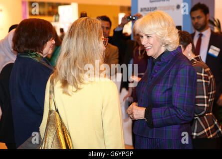 Die Herzogin von Cornwall während ihres Besuchs auf der London Book Fair in Earls Court, London. Stockfoto