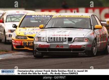 Britische Tourenwagen ... Donington Park. Meisterschaftssieger Frank Biela wird in Runde 24 Dritter und gewinnt den Titel für Audi Stockfoto