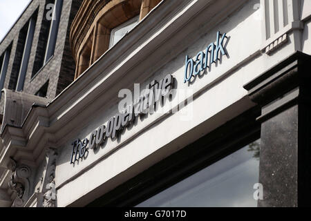 Eine Filiale der Genossenschaftsbank in Islington, Nord-London. Stockfoto