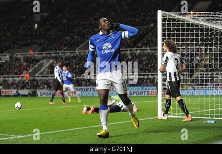 Fußball - Barclays Premier League - Newcastle United / Everton - St James' Park. Evertons Romelu Lukaku feiert das zweite Tor seiner Seite Stockfoto