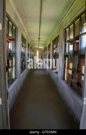 Korridor in verlassenen Klinikgebäude auf Ellis Island. Stockfoto