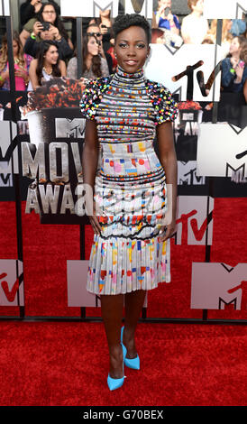 Die MTV Movie Awards 2014 - Arrivals - Los Angeles. Lupita Nyong'o bei den MTV Movie Awards 2014 im Nokia Theater L.A. Live, Los Angeles. Stockfoto