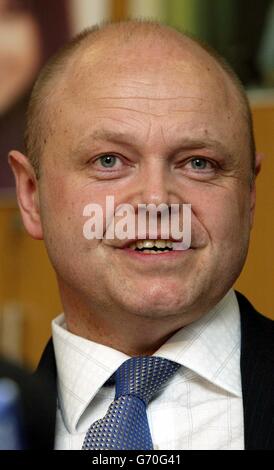 Detective Chief Inspector Dean Barnes spricht auf einer Pressekonferenz auf der Tonbridge Polizeistation in Kent, um bekannt zu geben, dass die vermisste 13-jährige Megan Doran aus Tunbridge Wells in Kent in London sicher und gut gefunden wurde. Stockfoto