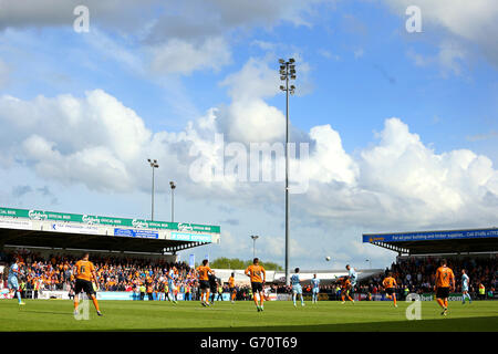 Ein allgemeiner Überblick über die Action während des Sky Bet League One-Spiels im Sixfields Stadium, Northampton. Stockfoto